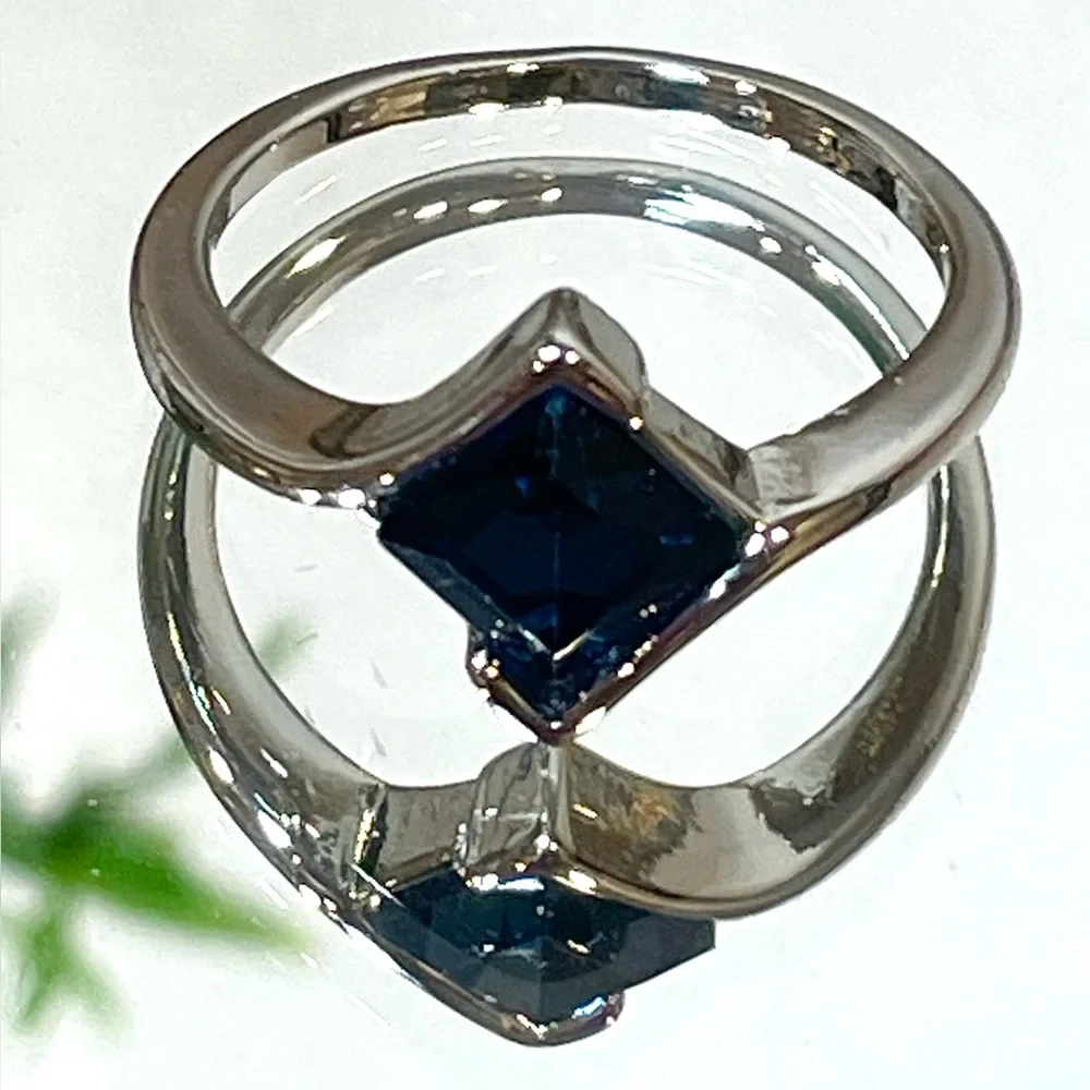 💥3/$50 Silver Tone & Sapphire Blue Square-Cut Crystal Ring | Dainty | Sz 7